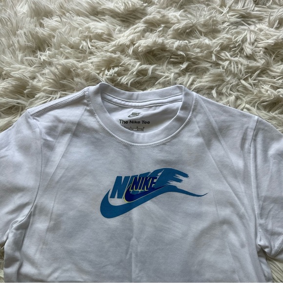 Nike Tees Bundle Of Two New With Tags Size 7 - Picture 3 of 8